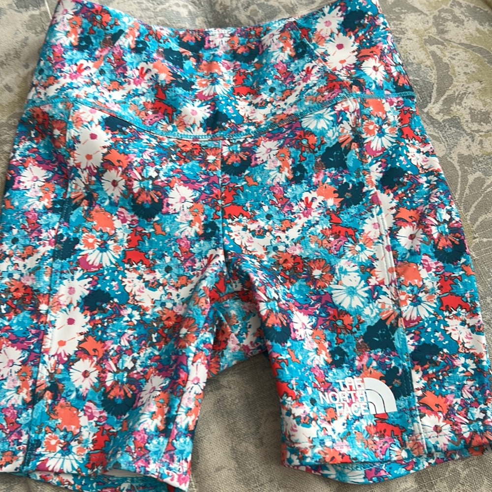 The North Face Teen Girl’s Bike Short, NWT, Size Small (7/8), Nice!  Retails $35